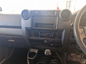 Toyota Land Cruiser 79 4.2D single cab - Image 16