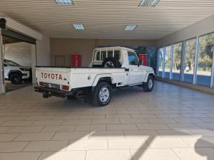 Toyota Land Cruiser 79 4.2D single cab - Image 2