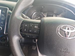 Toyota Hilux 2.4GD-6 double cab 4x4 Raider manual - Image 9