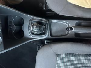 Volkswagen Polo Vivo hatch 1.4 Comfortline - Image 12