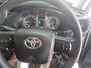 Toyota Hilux 2.4GD-6 Xtra cab Raider manual - Image 12