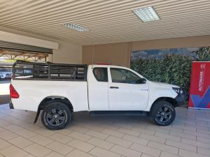 Toyota Hilux 2.4GD-6 Xtra cab Raider manual - Image 4