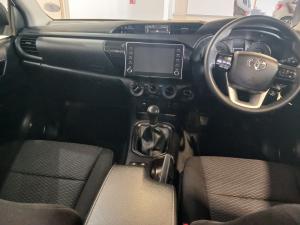 Toyota Hilux 2.4GD-6 double cab 4x4 Raider manual - Image 6