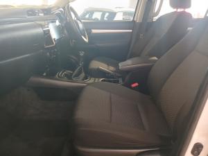 Toyota Hilux 2.4GD-6 double cab 4x4 Raider manual - Image 7