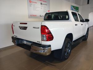 Toyota Hilux 2.4GD-6 double cab 4x4 Raider manual - Image 2