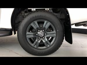 Toyota Hilux 2.4GD-6 double cab 4x4 Raider manual - Image 19