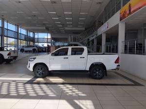 Toyota Hilux 2.4GD-6 double cab 4x4 Raider manual - Image 24