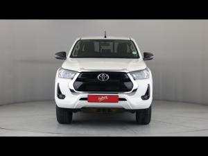 Toyota Hilux 2.4GD-6 double cab 4x4 Raider manual - Image 4