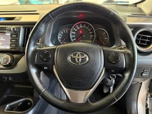 Toyota RAV4 2.2D-4D AWD GX - Image 10