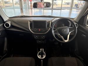 Toyota Vitz 1.0 XR AMT - Image 6