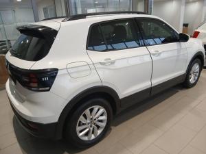 Volkswagen T-CROSS 1.0 TSI Comfortline DSG - Image 23