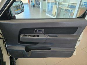 Nissan Hardbody NP300 2.5 TDi HI-RIDERD/C - Image 14