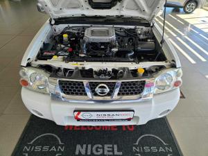 Nissan Hardbody NP300 2.5 TDi HI-RIDERD/C - Image 9