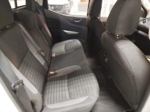 Nissan Navara 2.5DDTi double cab SE auto - Image 6
