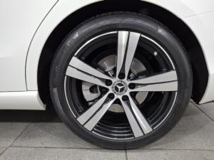 Mercedes-Benz C-Class C220d - Image 16