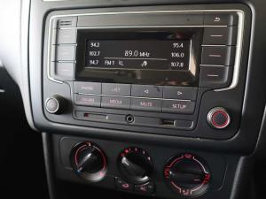 Volkswagen Polo Vivo hatch 1.6 Comfortline auto - Image 14