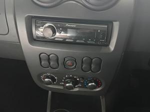 Nissan NP200 1.6i safety pack (aircon) - Image 11