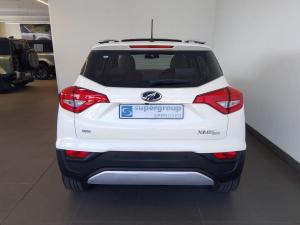 Mahindra XUV300 1.5TD W8 - Image 6
