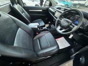 Toyota Hilux 2.4GD-6 4x4 SR - Image 15