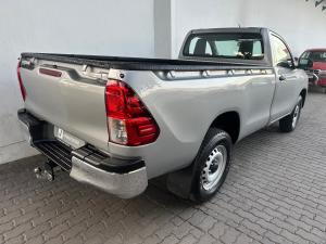 Toyota Hilux 2.4GD-6 4x4 SR - Image 2