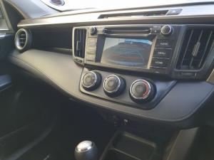 Toyota RAV4 2.0 GX - Image 12