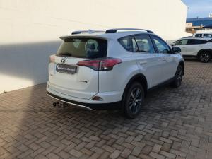 Toyota RAV4 2.0 GX - Image 2
