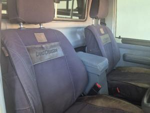 Toyota Land Cruiser 79 4.5D-4D V8 single cab LX - Image 11
