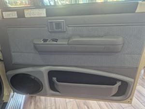Toyota Land Cruiser 79 4.5D-4D V8 single cab LX - Image 12