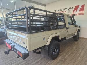 Toyota Land Cruiser 79 4.5D-4D V8 single cab LX - Image 2