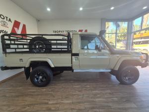 Toyota Land Cruiser 79 4.5D-4D V8 single cab LX - Image 3