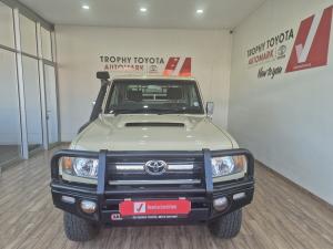 Toyota Land Cruiser 79 4.5D-4D V8 single cab LX - Image 4