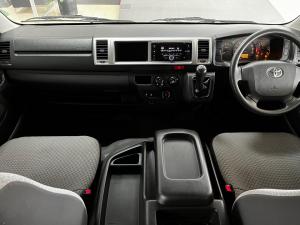 Toyota Quantum 2.7 GL 10-seater bus - Image 6