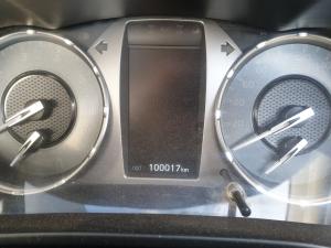 Toyota Hilux 2.4GD-6 single cab Raider manual - Image 9