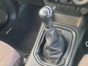 Toyota Hilux 2.4GD-6 single cab Raider manual - Image 10