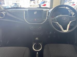 Toyota Vitz 1.0 XR manual - Image 6