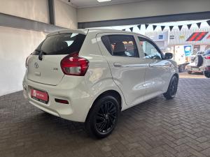 Toyota Vitz 1.0 XR manual - Image 2