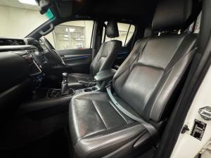 Toyota Hilux 2.8GD-6 double cab Legend manual - Image 7