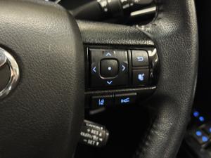 Toyota Hilux 2.8GD-6 double cab Legend manual - Image 10