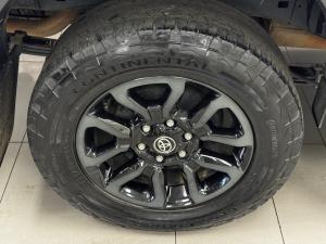 Toyota Hilux 2.8GD-6 double cab Legend manual - Image 17