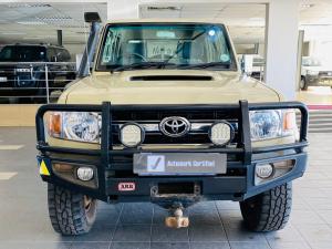 Toyota Land Cruiser 79 4.5D-4D V8 double cab LX - Image 4