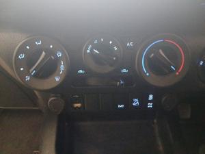 Toyota Hilux 2.8GD-6 Xtra cab 4x4 Legend manual - Image 12
