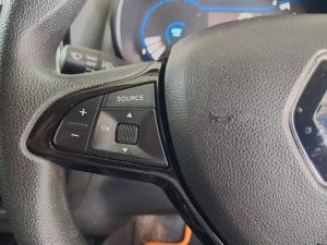 Renault Kwid 1.0 Climber 5-Door AMT - Image 9