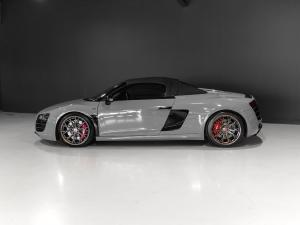 Audi R8 5.2 V10 Spyder quattro auto - Image 7