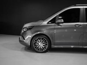 Mercedes-Benz V-Class V300d Exclusive - Image 12
