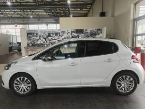 Peugeot 208 1.2 Allure - Image 6