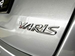 Toyota Yaris 5-door 1.0 XS - Image 17