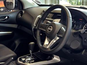 Nissan Navara 2.5DDTi double cab LE Plus - Image 13
