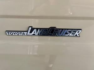 Toyota Land Cruiser 79 4.5D-4D V8 double cab LX - Image 12