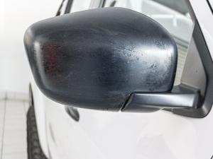 Nissan Navara 2.5DDTi double cab SE Plus auto - Image 11