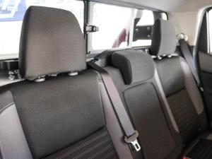 Nissan Navara 2.5DDTi double cab SE Plus auto - Image 16
